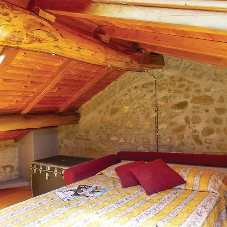 Holiday home 2 Bedroom Pet Friendly Home In Casoli Lu *