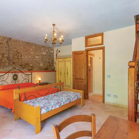2 Bedroom Pet Friendly Home In Casoli Lu Holiday home Cocciglia