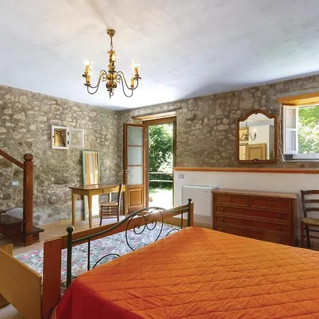 2 Bedroom Stunning In Casoli Lu
